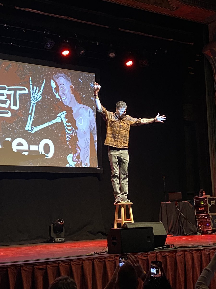 AggravatedPanda's tweet photo. @steveo great show tonight. #BucketListTour https://t.co/SUsf5L9lON