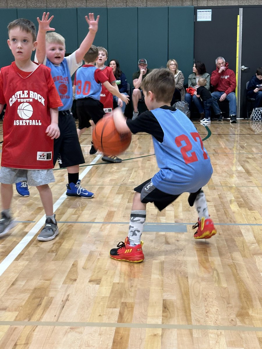 haleytoms_'s tweet photo. Judah tearing it up on the court in his Mr. Incredible Dame 8s #baller @Dame_Lillard https://t.co/shdeg7Tx3F