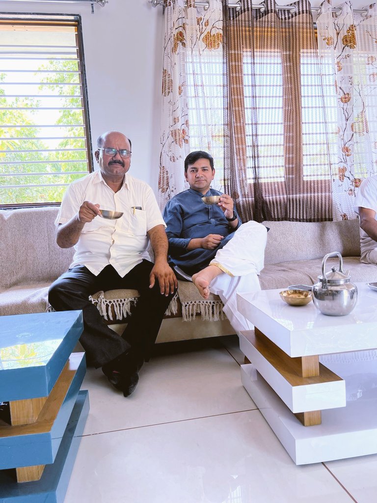 DamrabhaiP's tweet photo. ડીસા ધારાસભ્ય શ્રી પ્રવીણ માળી અમારા ફાર્મ હાઉસ પર ચા ય પે ચર્ચા કરી https://t.co/fSsgCZfayO