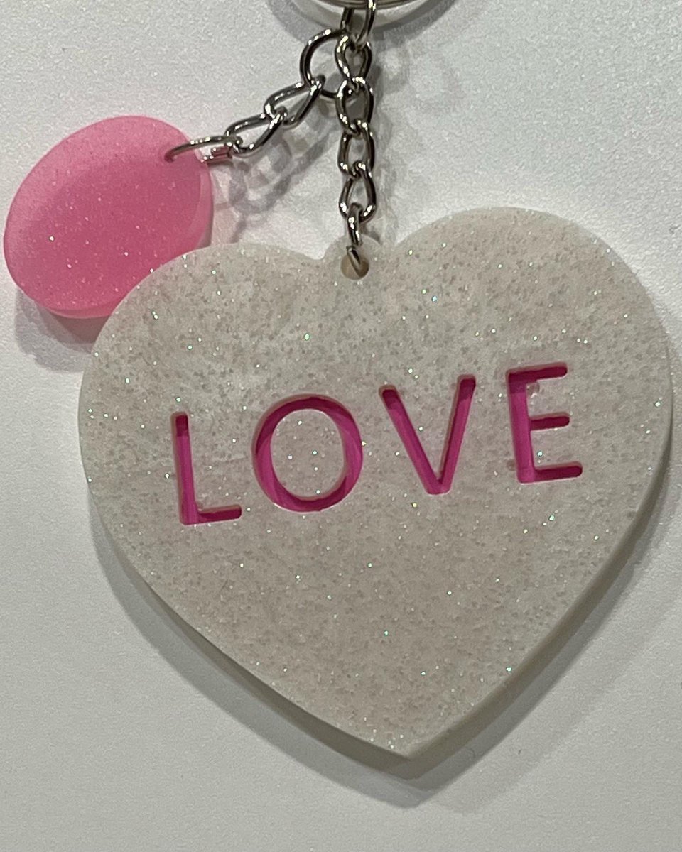 Rachi_Ann's tweet photo. Valentines Day candy heart keychains on https://t.co/JsZWGqRwoH #candyheart #keychain #valentines #shopetsy #valentinesday https://t.co/HrG2RfqgWz