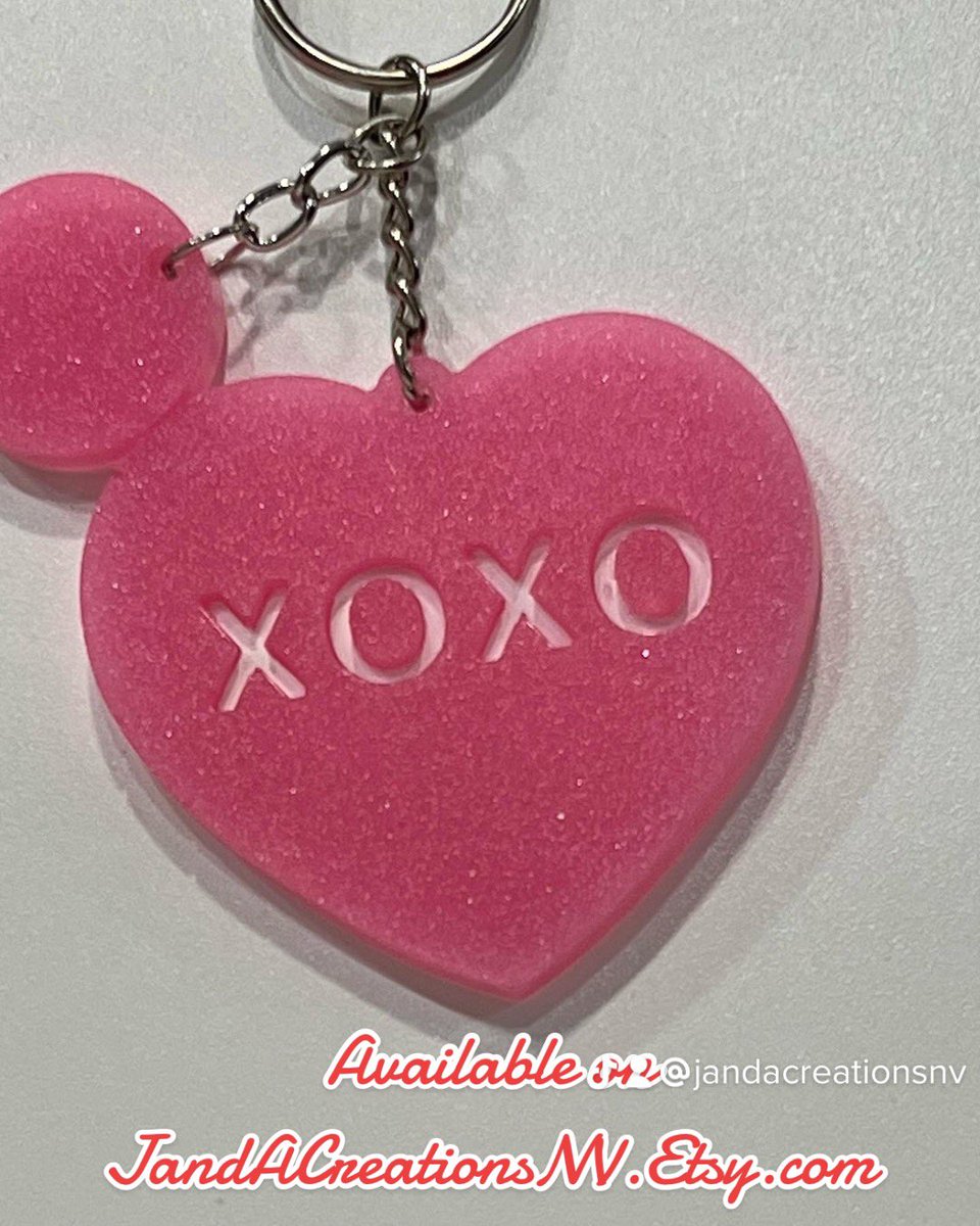 Rachi_Ann's tweet photo. Valentines Day candy heart keychains on https://t.co/JsZWGqRwoH #candyheart #keychain #valentines #shopetsy #valentinesday https://t.co/HrG2RfqgWz