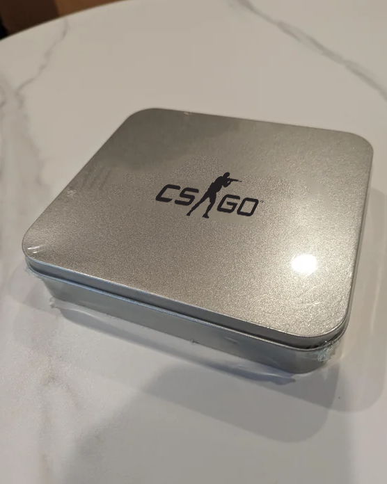 vooCSGO's tweet photo. this shows up in the mail. what are you assuming is inside? https://t.co/Si24cSpZ9G