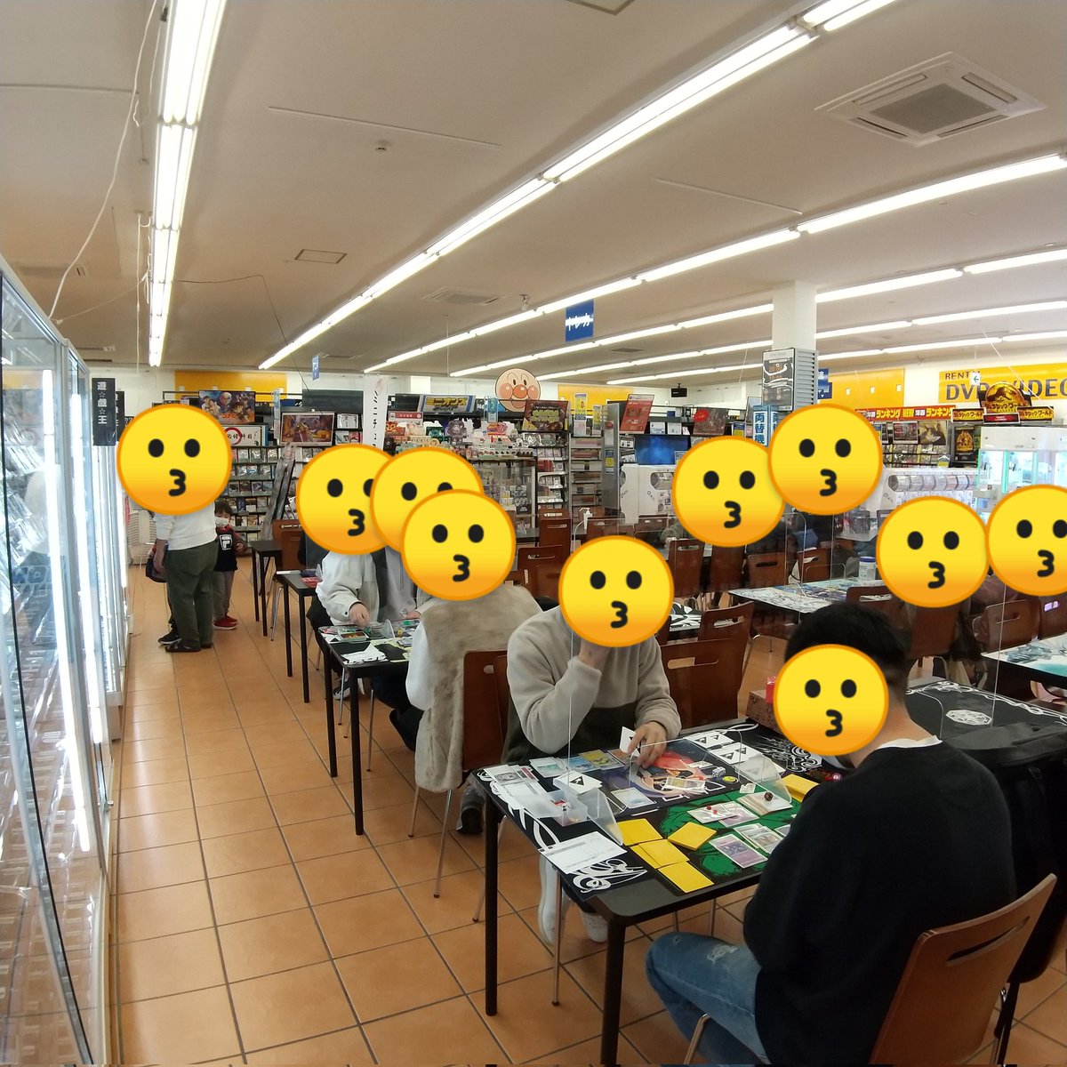 T_NANKOKU_TCG's tweet photo. 本日の #ポケモンカード 公認大会新弾バトル
参戦トレーナーは6名でした
お疲れ様でした

今回の優勝はレンさんでした‼️
使用デッキ「ルギアデオキシス」
一言「ミュウ以外でも勝てるぞ❗」

優勝おめでとうございます🎊 https://t.co/rLUIMf7lU7