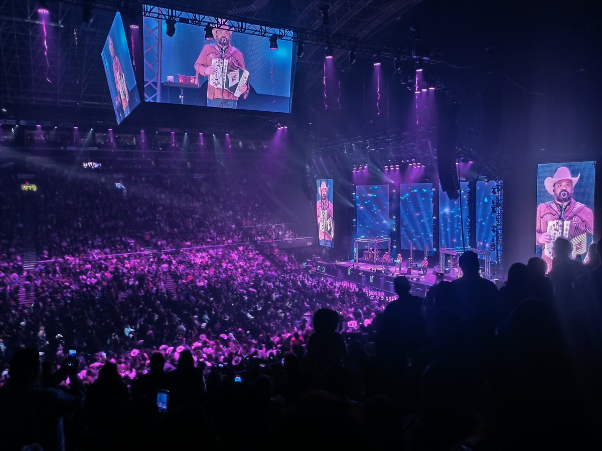 Ann (Checo and Max version)¹¹¹ (@checoluv) on Twitter photo <a href="/grupointocable/">Grupo Intocable</a> increíble canción, los amo el mejor concierto!
Volvería este día mil y un veces más!!
#intocable #RicardoMuñoz <a href="/grupointocable/">Grupo Intocable</a> increíble canción, los amo el mejor concierto!
Volvería este día mil y un veces más!!
#intocable #RicardoMuñoz
