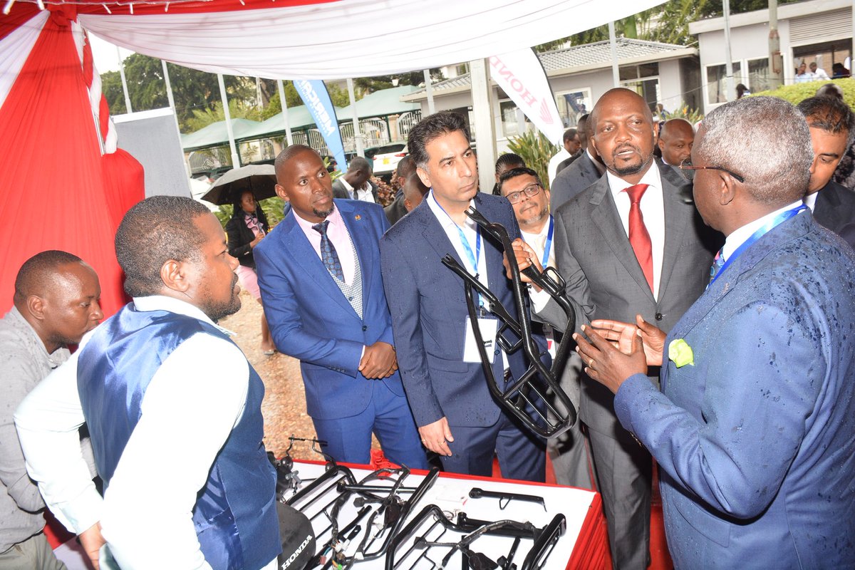 IsaacKalua's tweet image. Locally Produced goods a sure ticket for a million jobs per year. Read kaluagreen.com/?p=3825 #FromPlanToAction @HonMosesKuriaa @MinistryofIT @StateHouseKenya @KenyaGovernors @GreensEFA @GTAPKenya @Sdg13Un #Kenya