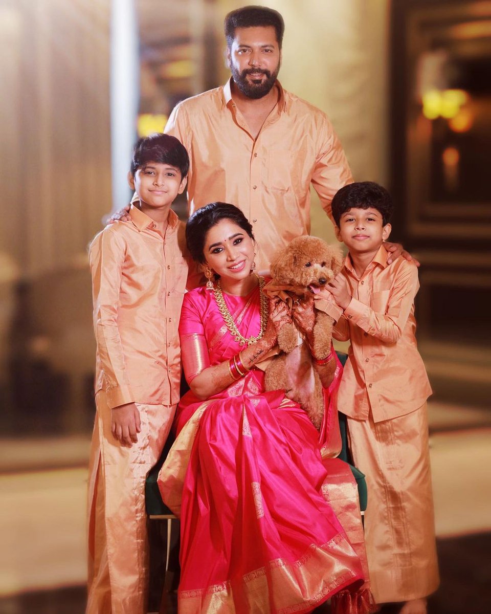 Jayam Ravi celebrates pongal with his family ❤️ @actor_jayamravi