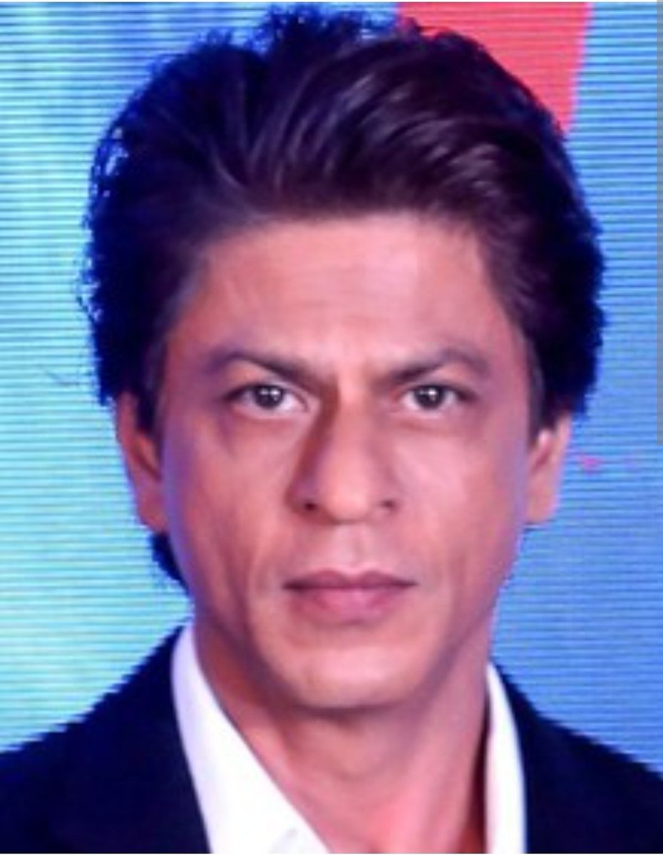 HaroonBullet's tweet photo. Amazing SRK 🤩🤩🤩🤩 you are just marvellous 🌹🌹🌹🌹🌹🌹🌹 can't wait to watch PATHAAN 😘😘😘😘 super super excited 🎉🎉✨ for this spectacular movie 🍿🍿 Love you so much King Khan 😍You are Legend🇨🇮
#SRK #PathaanTrailer #Pathaan #PathaanFirstDayFirstShow #ShahRukhKhan @iamsrk https://t.co/1LVDoqvmbP