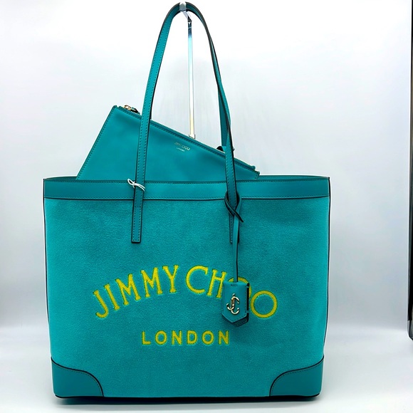 SlonimRedtusok's tweet photo. So good I had to share! Check out all the items I'm loving on @Poshmarkapp #poshmark #fashion #style #shopmycloset #jimmychoo #katespade #versace: https://t.co/qU7t6CuwSz https://t.co/4NWVxQNd4G