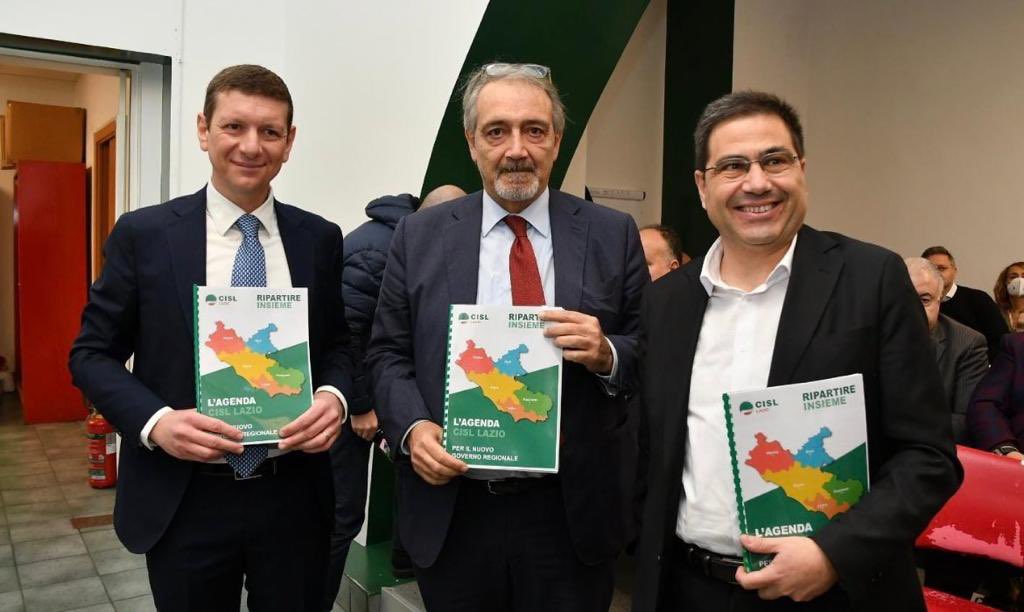 Oggi #15gennaio su Avvenire  resoconto presentazione Agenda Cisl per il Lazio.
Coppotelli:”Il Lazio riprenderà a crescere solo armonizzando e riconciliando le generazioni e puntando decisamente su politiche con la persona al centro come chiave di sviluppo”.  #saperessercisl