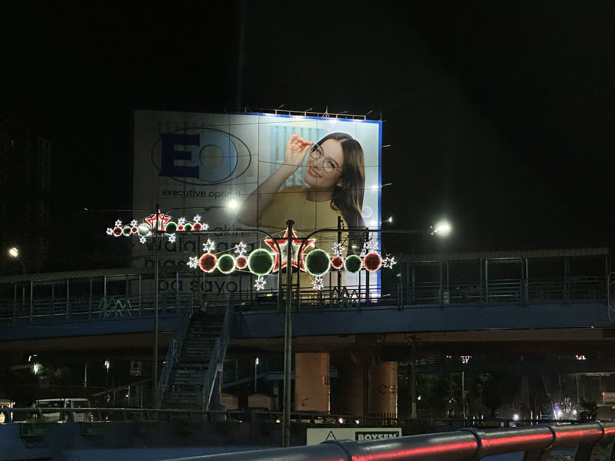 MovieQueenBea's tweet photo. Bea Alonzo for Executive Optical / EO | Quezon Ave, EDSA Northbound (Jan 2023)
#BeaAlonzo
#BeaXEO
#BeYouBeEO
#LoveYourEyes https://t.co/D7LuRjAq5l