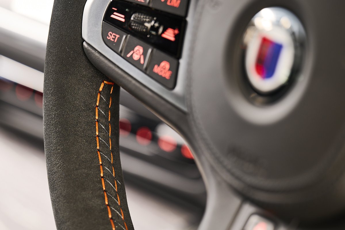 Continuing the Black and Orange theme - its all in the details!

#handcrafted #craftsmanship
#empoweredelegance #granturismo #bornandmadeinbuchloe
#BMWALPINAB4 #b4 #grancoupe #g26 #bmwg26 #awd #allwheeldrive 
#ALPINA #ALPINAAutomobiles #automotivemasterpieces #BMWALPINA