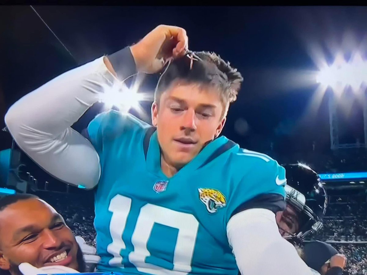 ChipMaxey's tweet photo. The man hits the biggest kick of his life but all he wants to do is give glory to God and praise to our Lord and Savior Jesus Christ. Congrats to Riley Patterson. #godisgoodallthetime #JesusIsLord #john635 https://t.co/x9hzC0wFPV