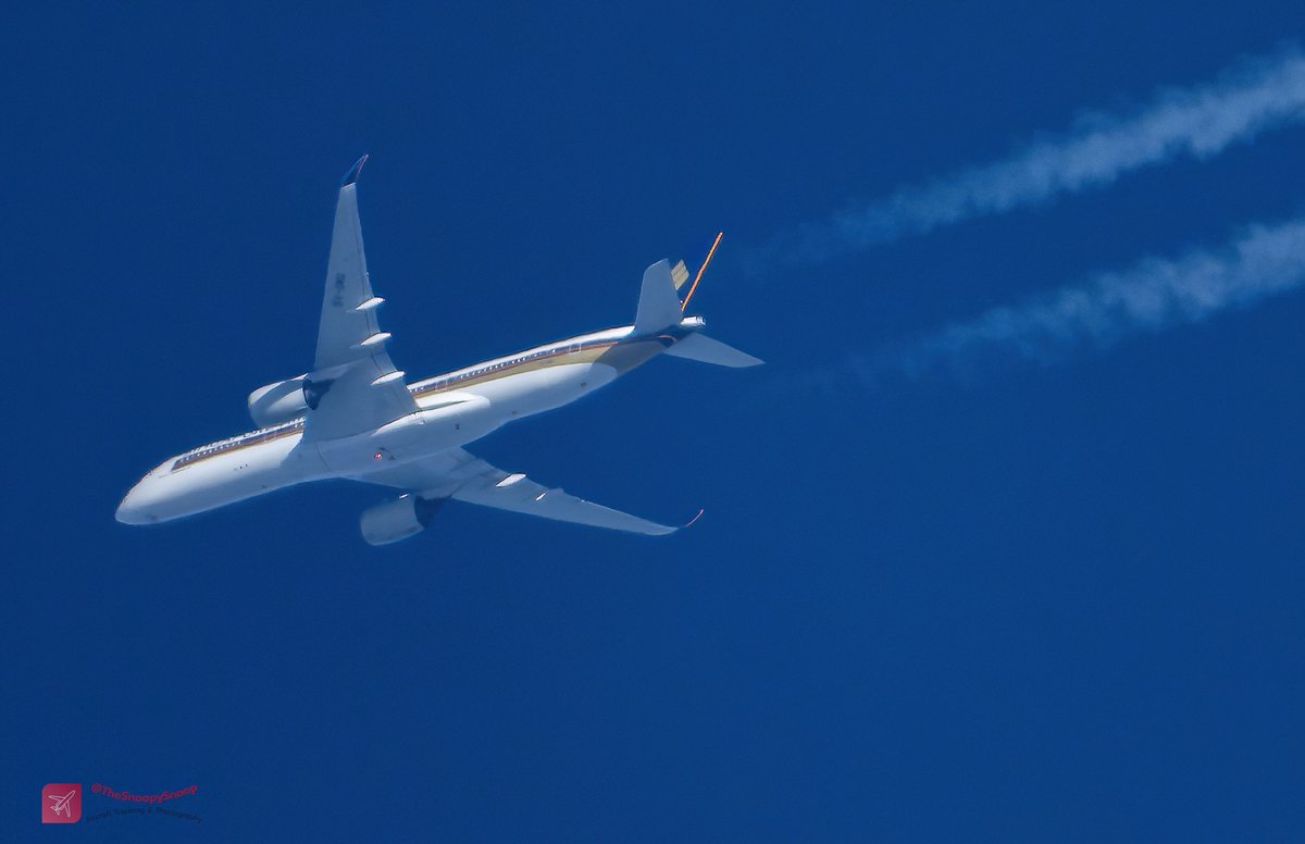 TheSnoopySnoop's tweet photo. #SIA52 #SQ52 🇸🇬 Singapore Airlines
Airbus A350-941, 9V-SMQ
35,289ft (6.7miles), 521mph
On the ascent out of Manchester heading to Houston
#AvGeek #Planespotting #aviation #aviationphotography @SingaporeAir #NorthernIreland https://t.co/qG3YjuSjEI