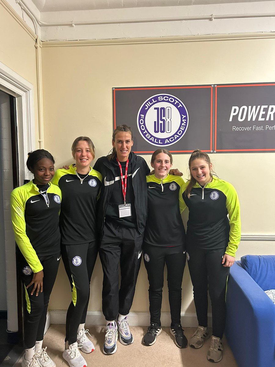 WorksopGirlsFA's tweet photo. A very special visit from our very own @JillScottJS8 on Friday! The girls had a great time chatting to Jill about all things football and even had a go at beating her score on our new VR football! Great things happening here at the WCGFA ⚽️ 

@worksopcollege
@JillScottJS8 https://t.co/p6KYo5hPjx