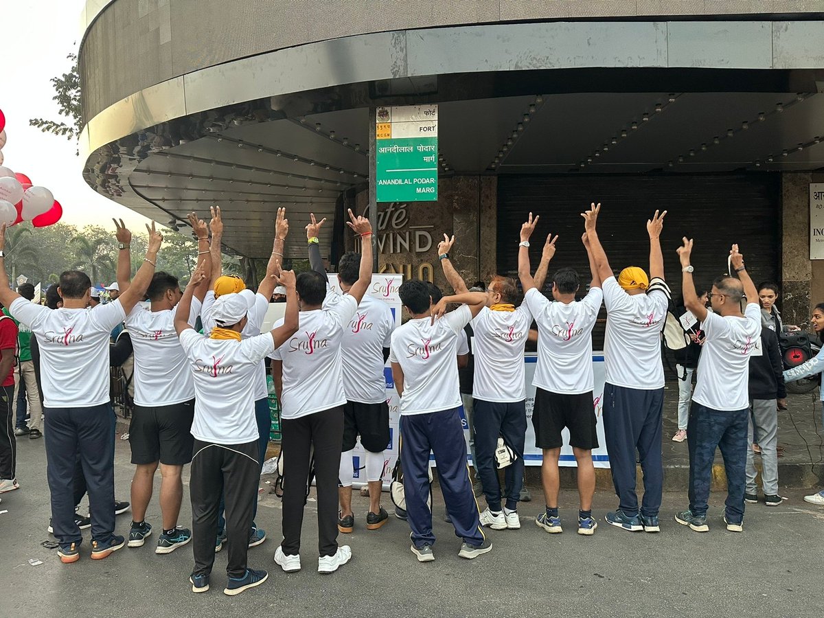 Life63moons1's tweet photo. #TataMumbaiMarathon 
Our #Employeesupport #cause #WomanEmpowerment with NGO @SrujnaNGO 
Our employees had good time interacting with the volunteers and showcasing the cause. https://t.co/QwS9h8ne5g