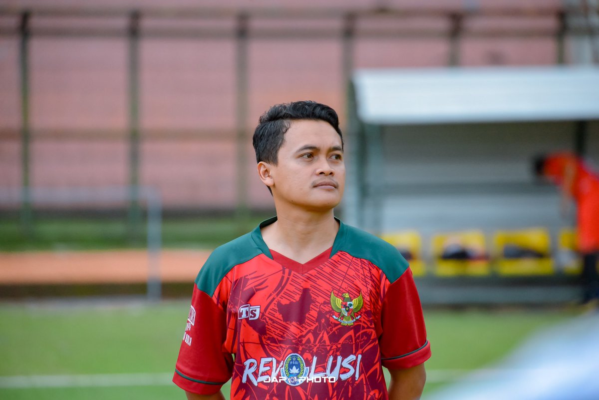 irfa53's tweet photo. Saatnya REVOLUSI PSSI pak @erickthohir
#PSSI #ErickThohir #RatuTisha #revolusipssi https://t.co/YDP2Is3scr