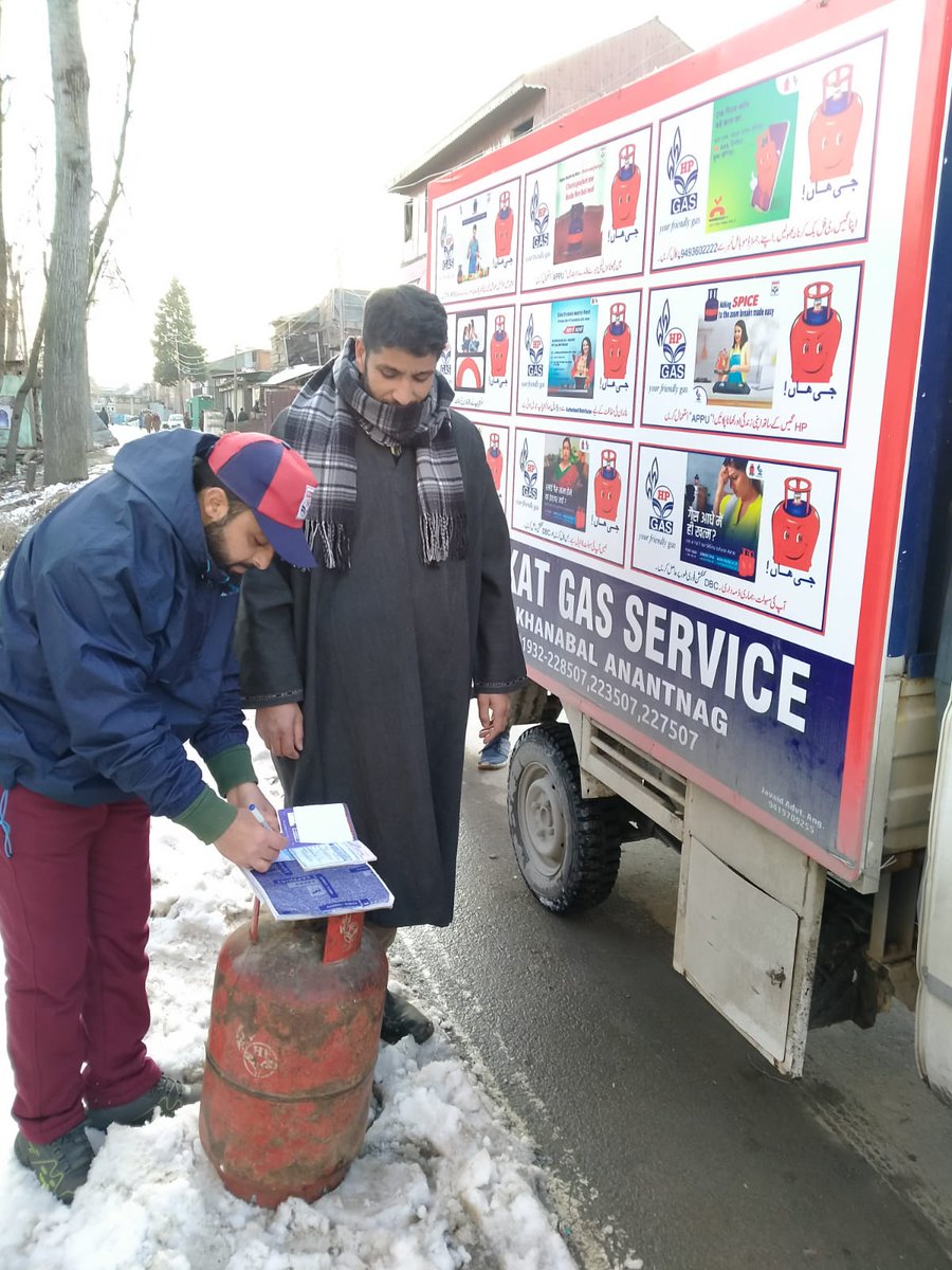 idreeswani79's tweet photo. HP Gas warriors, from Showkat Gas Service, District Anantnag, braving the harsh winter and snow, ensuring Convenience and Safety to our Customers.. Because We at HP Gas Care for our Customers !!
@Dharmendra_1967 @HPCL @NikunjS77721466 @HardeepSPuri @HPCL_JAMMU_LPG @BulbulHamid https://t.co/g2tENqiX8N