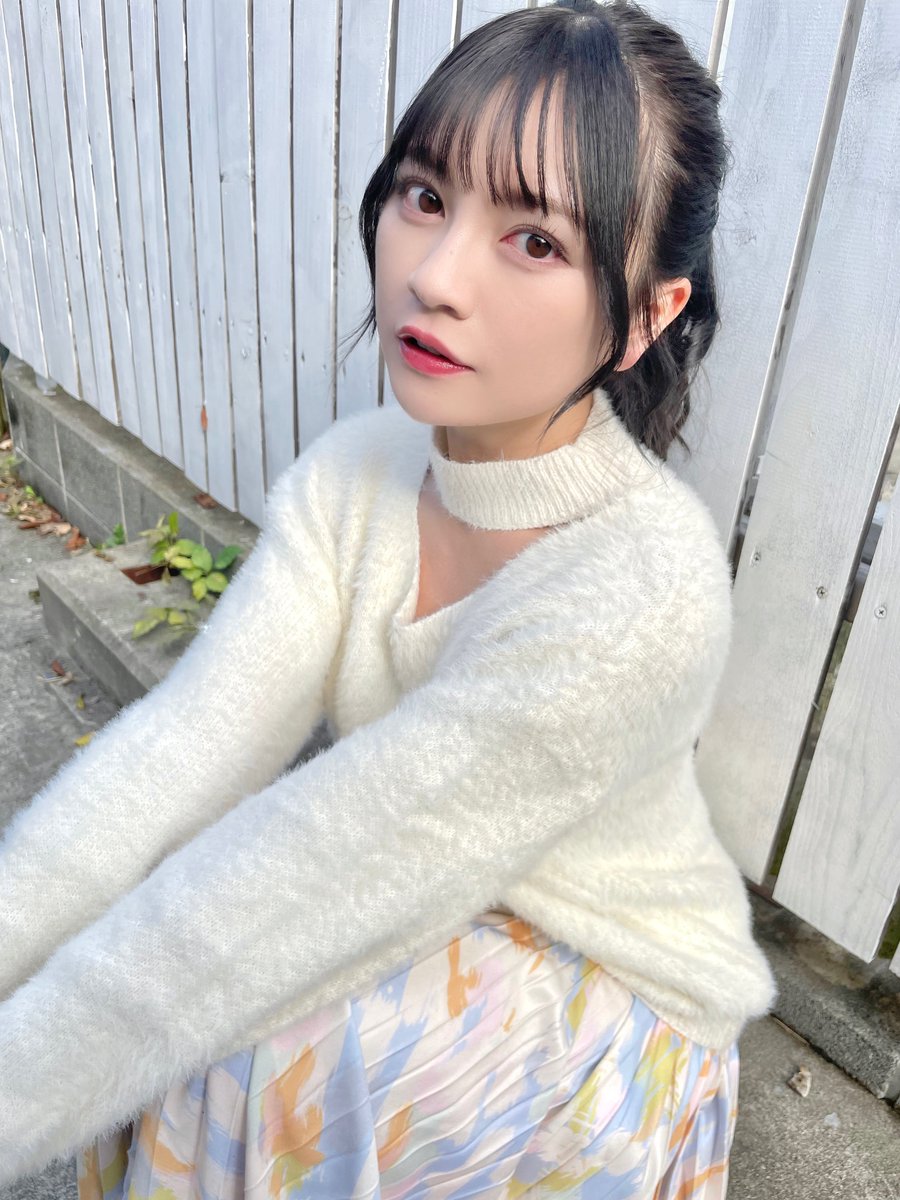 tws_nanase's tweet photo. MVの衣装〜 まっしろ🐶🐩🤍 https://t.co/ayn4FsHOWt