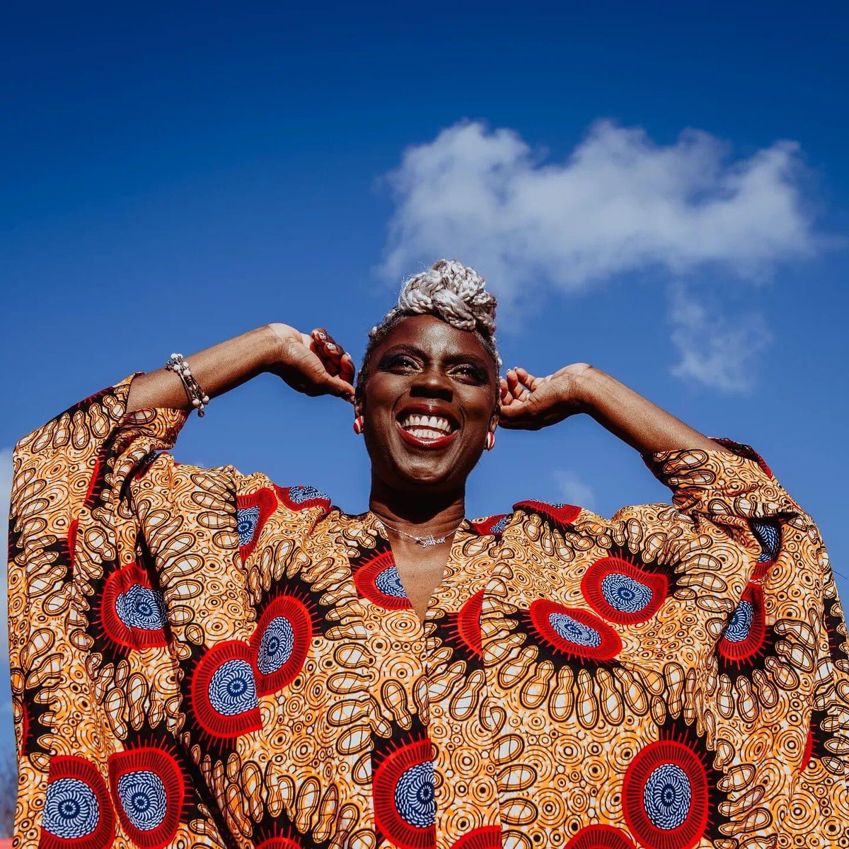 RalphMcLeanShow's tweet photo. Ep 2 of The #SiobhanBrownSoulShow hits @bbcradioulster and @BBCSounds from 4pm. I know my company produced it and all but the sheer positivity and good vibes coming from that woman and the soulful sounds she picks every Sunday is phenomenal. Go Siobhan! #soulmusicradio #bbcsoul https://t.co/tIRklpEd1o