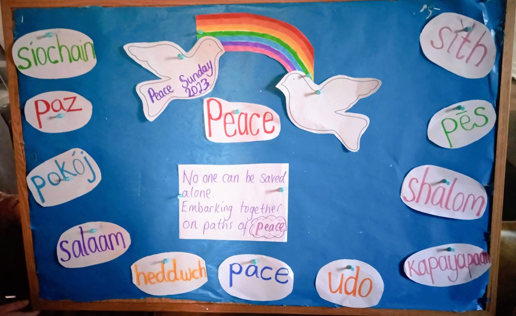 #PeaceSunday We spoke of beautiful rainbows being made from colours working together & how, if all the people in the world, despite their differences, worked together then what a beautiful & peaceful world we would have. We said 'peace' in many ways. 🕊️❤️🌈🌍
@ourladyoflourd1