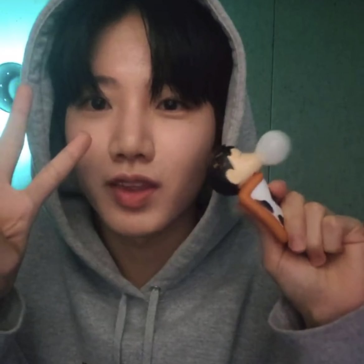 9__909's tweet photo. 캡쳐타임~ 뿡💨 https://t.co/89cJuOV4ZW