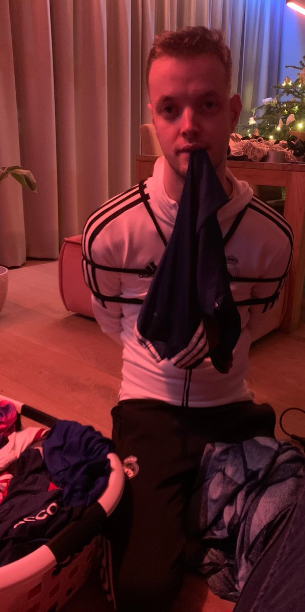 ropelover98's tweet photo. Helping Sir @Foxtrot_XXX with the laundry like a good boy https://t.co/sgWDcHBDPi