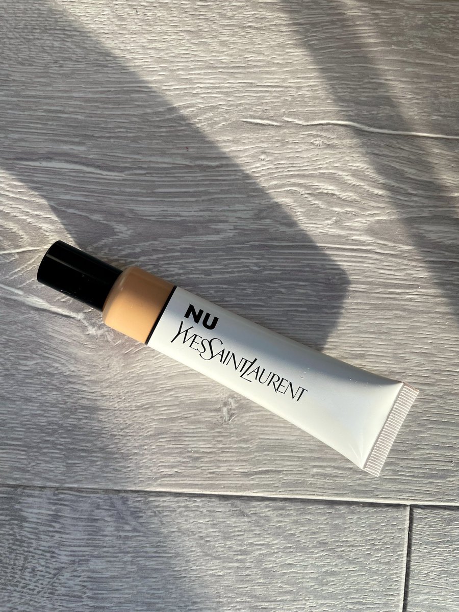 SecretStyleFile's tweet image. YSL NU Skin Tint ✨
It gives you that perfect bare skin look It also has hyaluronic acid to give you hydration and well as glow ✨
Use my code for 20% off lookfantastic LFTFTRUSHAR tidd.ly/3GLzLbb

#yslbeauty #yslnuskintint #yslmakeup #hybridmakeup #hyaluronicacid