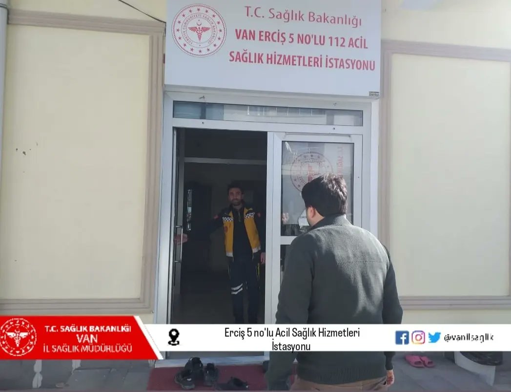 İl sağlık müdürümüz Op.Dr. Muhammed Tosun ve İl Sağlık Müdürlüğü Yöneticilerimiz Erciş 2,3,4,5,6 ve 7 no'lu Acil Sağlık Hizmetleri İstasyonlarını ziyaret etti. İstasyon çalışanlarından bilgi alan Müdürümüz , fiziksel ve işleyiş ile alakalı sıkıntıları dinledi. +++