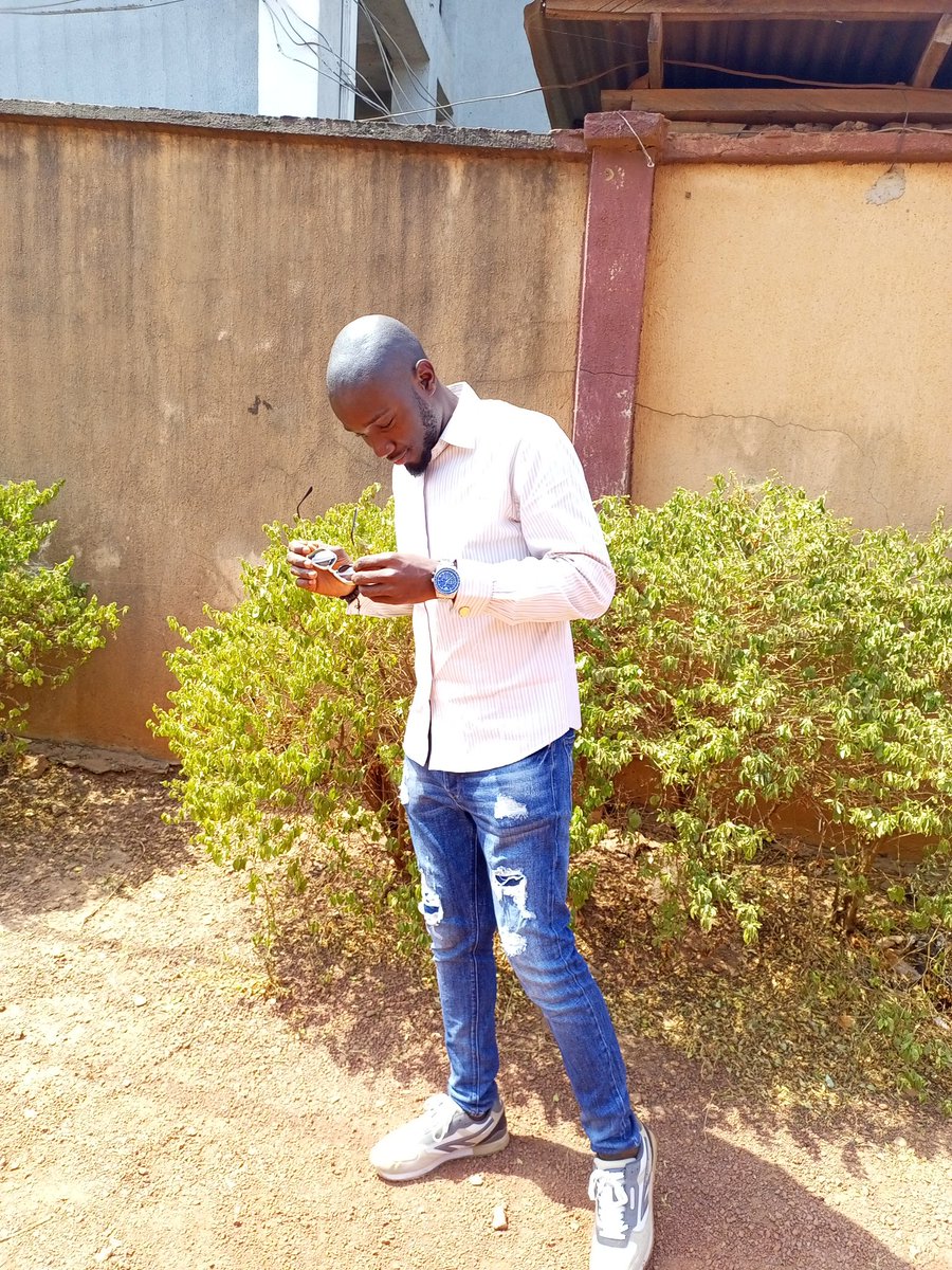 donjelar92's tweet image. We All Have Problems; The Way We Solve Them Is What Makes Us Different.

#HAPPYSUNDAY 
#ENGRMUJ
#ORJI~ABIA
#YearofGrace..