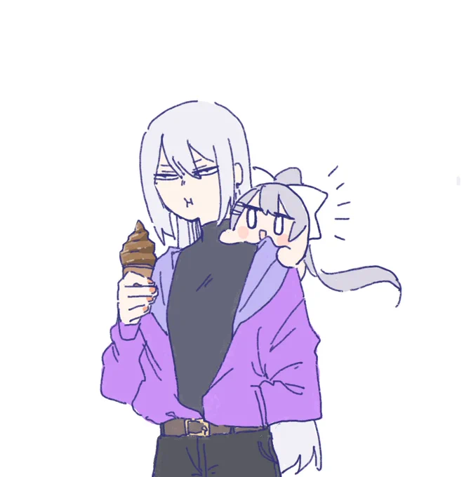 チョコソフトクリームに喜ぶカエデちゃん 