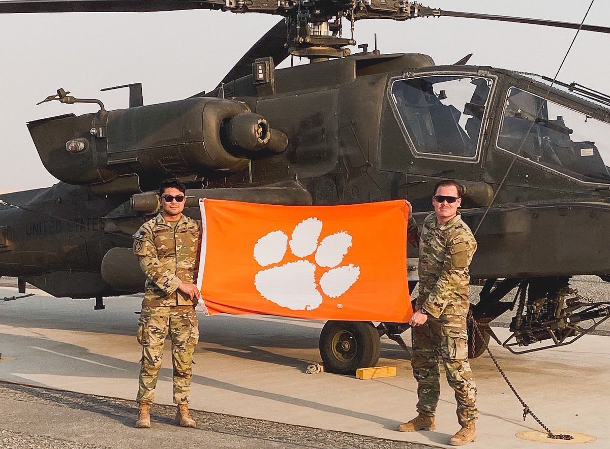 ClemsonBuzzz's tweet photo. Every SUNDAY we ask that the #Clemson Family show we still support &amp; care for All those who serve #WhataTimeToBeaClemsonTiger https://t.co/DnwN6RmrEh