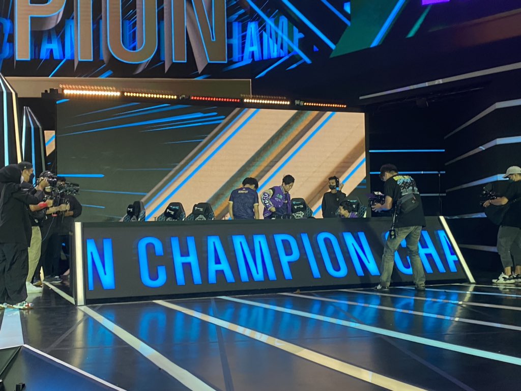 teamliquidph's tweet photo. Your M4 World Champions:
⁃Karltzy
⁃Bennyqt
⁃Yawi
⁃Sanford
⁃Sanji
⁃Kurttzy
⁃Jaypee
⁃Coach Tictac
⁃Coach Trebor

Welcome to the ECHO Express, we hope you enjoyed our M4 journey. 🚂

PS: Sorry wala pang edit, umiiyak pa yung socmed manager 😭 https://t.co/57ITFw8C7Y