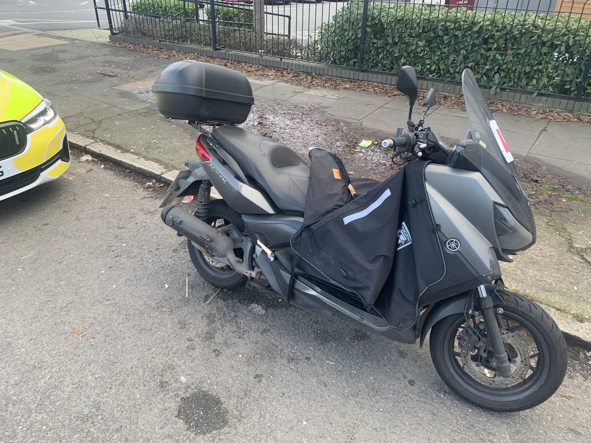 (596) This Yamaha Xmas was stopped for having no insurance in Brent London. A quick check revealed that it’s on false plates and was stolen from Bedfordshire in 2017. Bike off back to its lawful owners. 👍