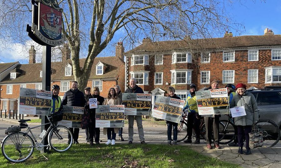 Great to see Tenterden’s pothole campaigners out in force on #NationalPotholeDay! 524 signatures on our on-line petition &amp; strong local news coverage <a href="/bbcsoutheast/">BBC South East</a> <a href="/itvmeridian/">ITV News Meridian</a> <a href="/KentishGazette/">Kentish Gazette</a> <a href="/BBCRadioKent/">BBC Kent</a> prompts long overdue action <a href="/Kent_cc/">Kent County Council</a>. Local action getting results!