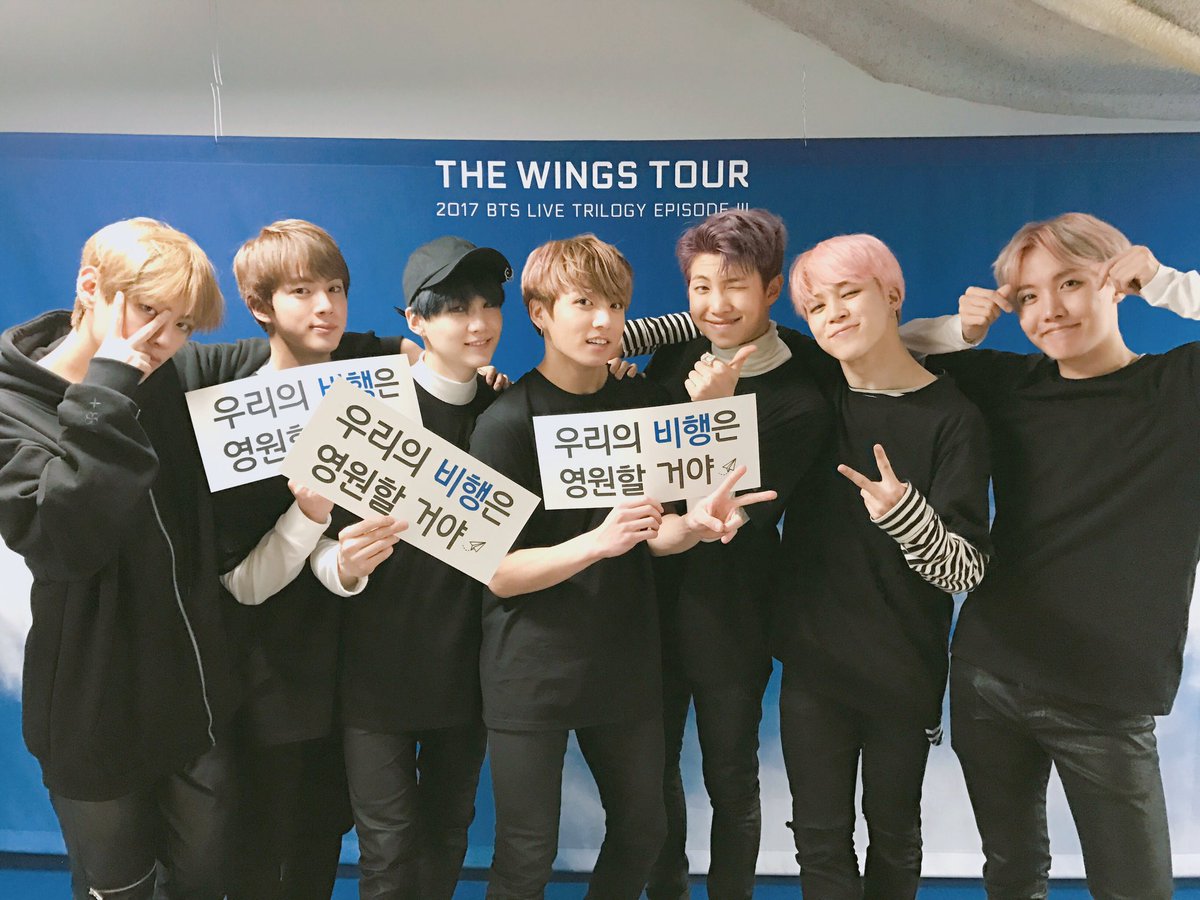 happylulux3's tweet photo. I vote #BTSArmy as #BestFanArmy of @BTS_twt #iHeartAwards 2023

2017  BTS_official
[오늘의방탄] 아미와 함께하는 
#/방탄소년단 의 비행은 영원할 거야!!✈️ 이틀 동안 매우 행복했습니다! https://t.co/T9jOuL0Xpb