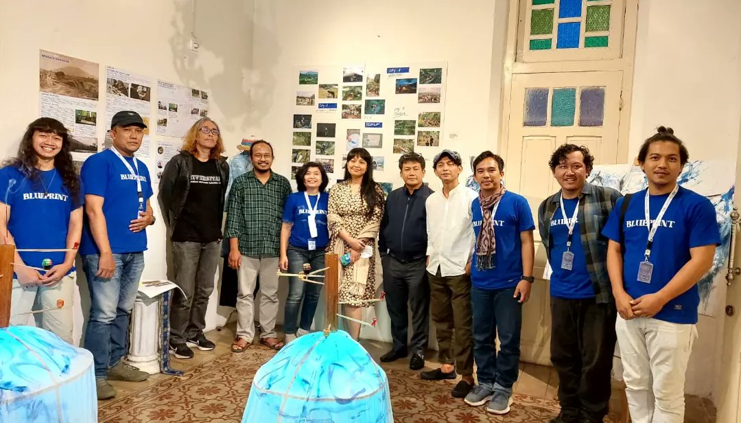 KangRendra's tweet photo. "Barangkali hidup adalah doa yang panjang" — mari mendoa, agar perjalanan langkah ini semakin panjang. Damalung Blueprint pamit 🙏🌿 https://t.co/JLiMWiEWg7