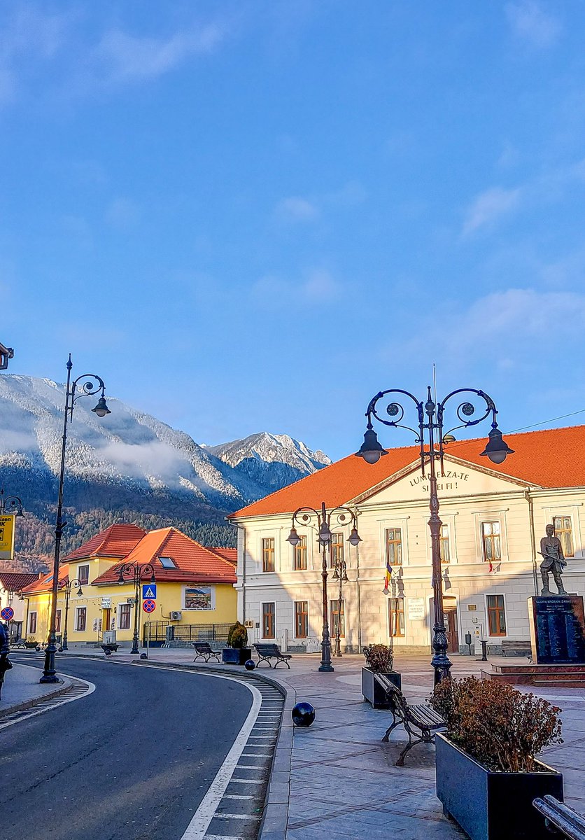 VisitZarnesti's tweet photo. 📌 Dragi prieteni, haideți să propunem Zărnești - Piatra Craiului Destinatia Anului 2️⃣0️⃣2️⃣3️⃣ !
•Accesează https://t.co/Nv6UM7hwHm şi propune Zărneşti- Piatra Craiului 🙏❤ #destinatiaanului #Travel #zarnestipiatracraiului
#zarnesti #visitzarnesti 
#piatracraiului #romania https://t.co/3hIplce31k