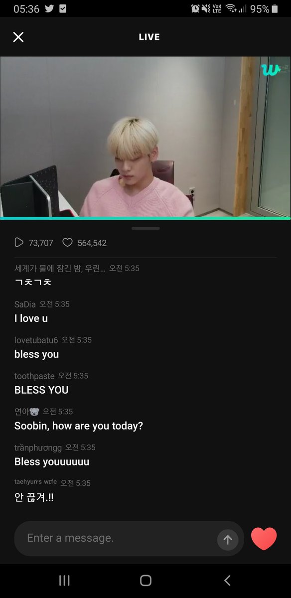 criisstt_'s tweet photo. PRIMERA VEZ QUE NO ME PIERDO UN LIVE AYDU 😭 https://t.co/5fD9tED7rO