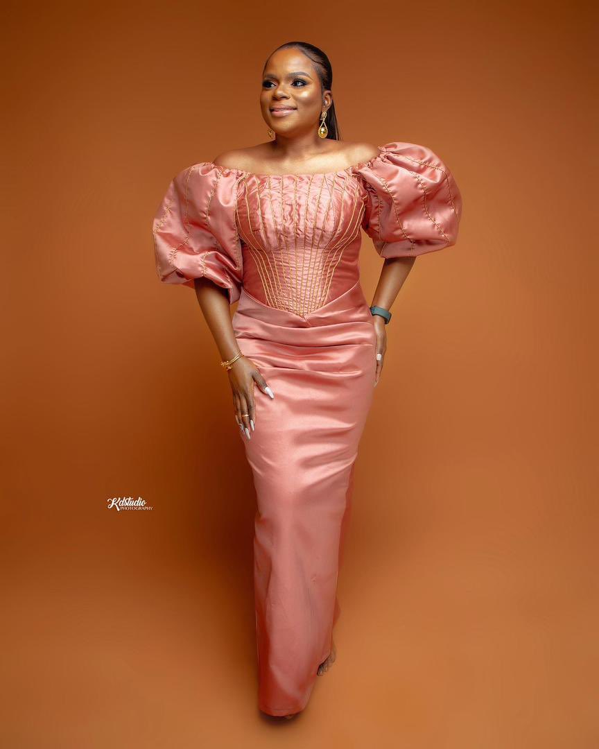 Temitopesr's tweet photo. MY HEAVENLY FATHER IS EXTREMELY FAITHFUL!!!!!! I am grateful to God for the Grace,Favor &amp; Amazing Opportunity to witness another beautiful year💃🏽💃🏽💃🏽💃🏽💃🏽

HAPPY BIRTHDAY TO ME🌹🥰💕💃🏽💃🏽🎉🎉🎉🎁🎁. #FavouredChild❤️ #DaughterOfTheKing®👑 #LovedByGod🌹 https://t.co/4WajM1f0fK