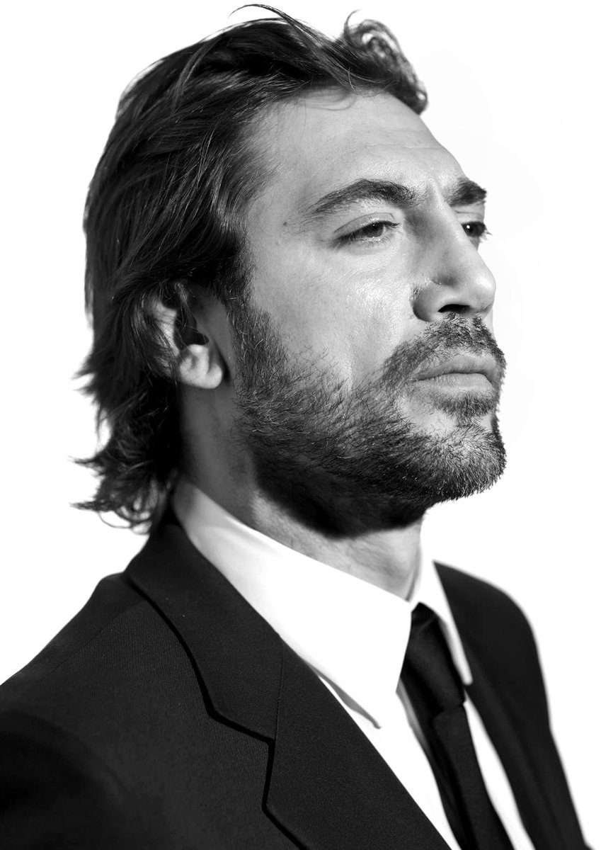 Amor_De_Cine's tweet photo. HOY ES EL TURNO DE... #JavierBardem. Este pasado viernes volví a disfrutar (y a emocionarme) con el extraordinario trabajo de este actor metiéndose en la piel de #RamonSampedro en #MarAdentro. Y yo os pregunto: ¿cuál consideráis que es la mejor interpretación de toda su carrera? https://t.co/fbuXNJi425
