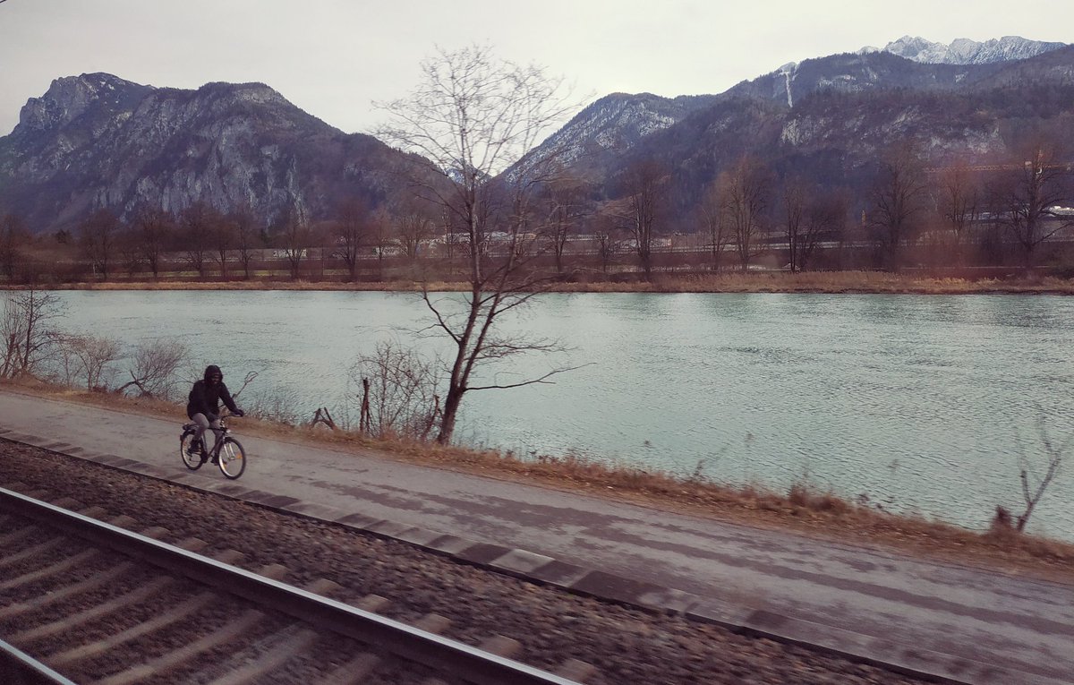 PetrOcelik's tweet image. Coming back from #COPRR23 Bern hub. Great conference, great people. Thanks to all participants and organizers! @PolProcessRsch @pego_group Train trip through Alps always a bonus. #flyless #seemore