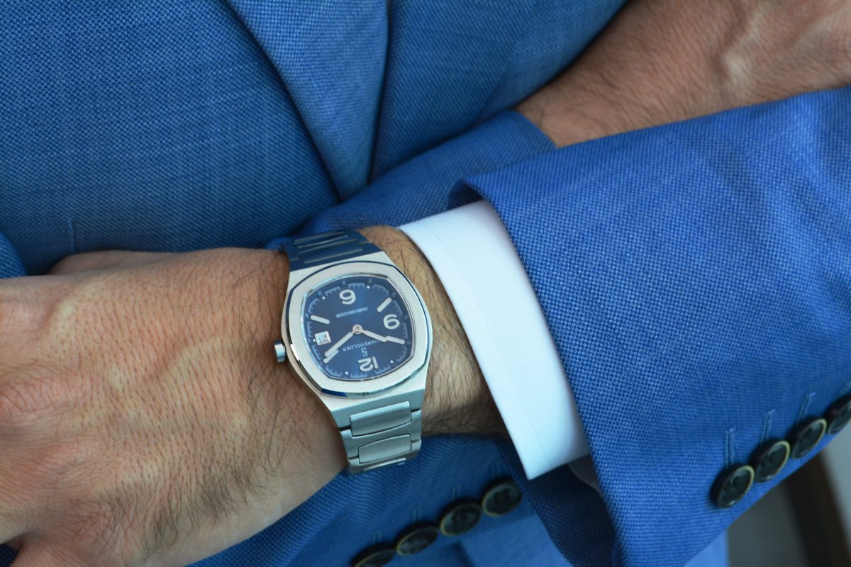 SHAREHOLDER_W's tweet photo. 50 shades of Blue!
-FLAT SAPPHIRE CRYSTAL A/R
-SWISS BGW9 SUPER-LUMINOVA 
-50M WATER RESISTANT 
-VJ34 JAPAN MOVEMENT QUARTZ 
-316L STAINLESS STEEL CASE/BRACELET 
-2 YRS INTERNATIONAL WARRANTY 
-FREE SHIPPING WORLDWIDE https://t.co/lDW5qN0hTV