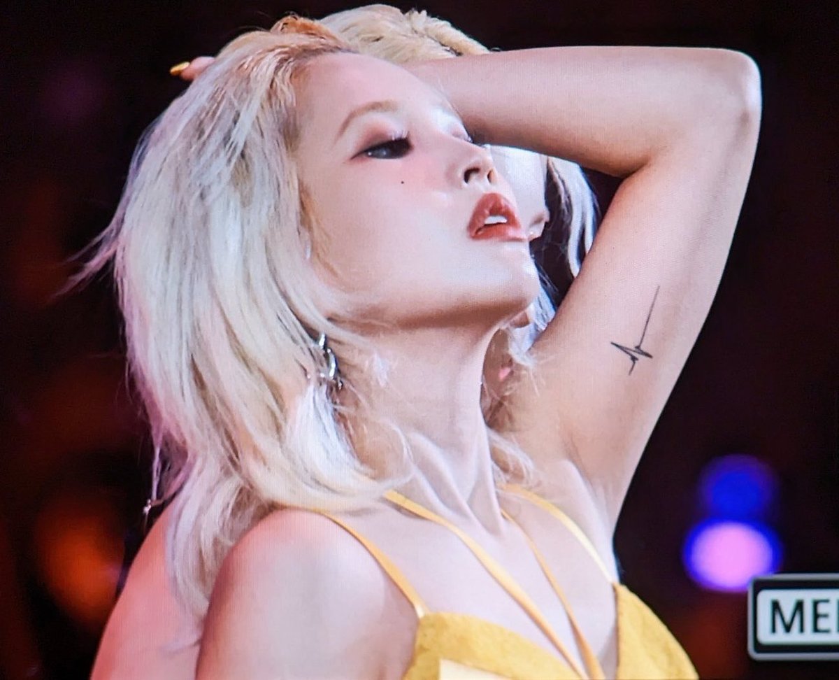 soyeonmania's tweet image. OMG JEON SOYEON!!!?!?!?!?!?