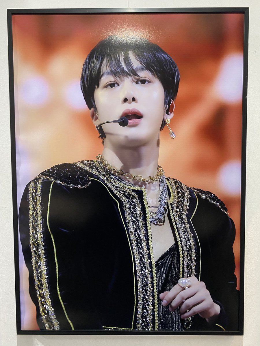 manzzang's tweet photo. 3. 러빈허 플라워 카페
@PremierAmour94
#형원이라는_다채로운빛깔의_따스한겨울
#나의_첫사랑_형원

나눔 꼬옥 받고싶었지만,,, 장렬히 실패..^_ㅠ 내 주변 번호는 다 나와서 더욱 아쉬웠던,, 하지만 나눔도 많았구 사장님 친절하셨다! 쥬얼 형원이랑 너무 잘 어울렸구,, 액자 진짜 눈호강 레전드,,🥰 https://t.co/qdNobLwOwM