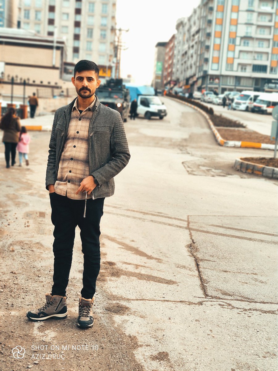 Azizoruc65's tweet photo. Bir deste paraya yenik düştü yiğit bildiğim insanlar. https://t.co/WY9wmBU5Dp