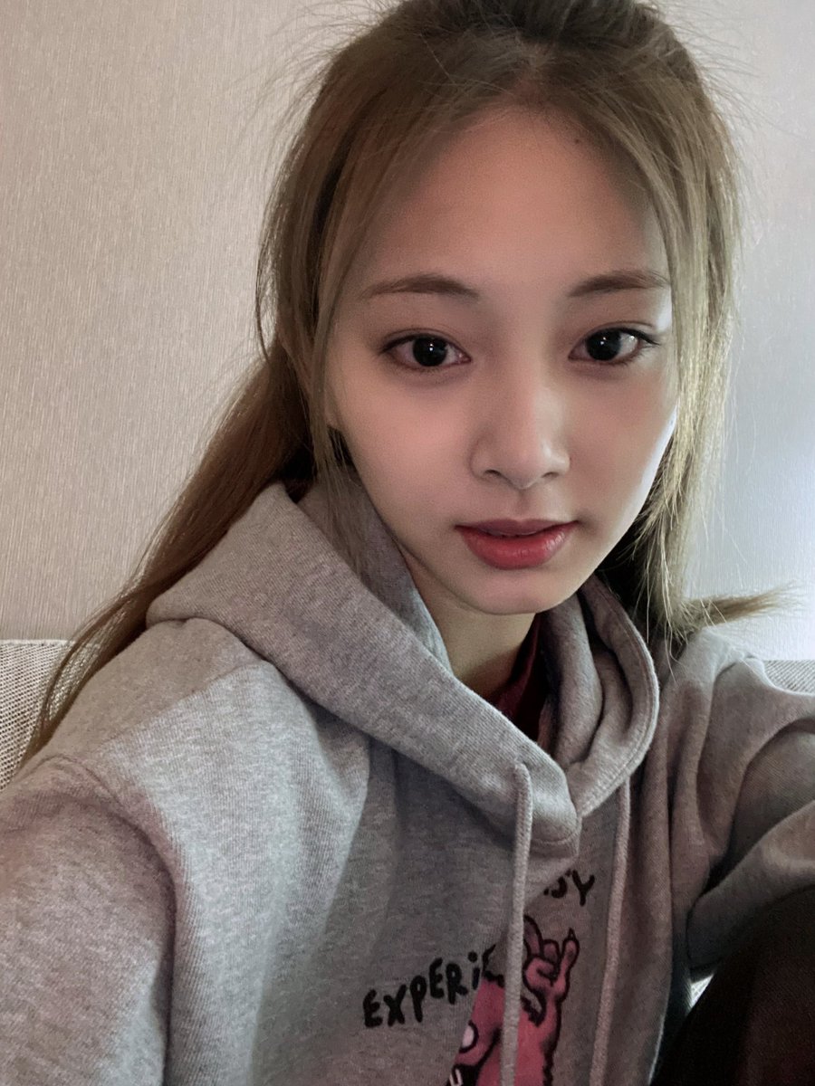 tzuyusbbl's tweet image. 5:56 PM KST 📸