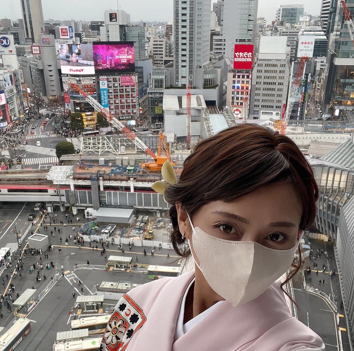 reitranslator's tweet photo. SHIBUYA × KIMONO 💖
会場のお隣のお店で渋谷っぽく撮れたのが楽しかったです。久しぶりにずっと京都弁で喋った1日でした👘 #makeacamp #ヒカリエ #kyoyuzen https://t.co/gDeWBrIOET