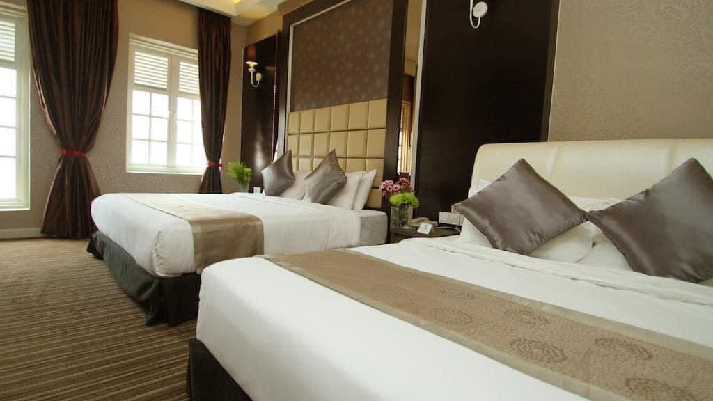 lokalisstay's tweet photo. Boutique hotel menarik di Melaka rate serendah RM115/night 😍🤩

Berbaloi dah ni. Bilik siap ada jacuzzi lagi. Lokasi hotel sangat strategik sebab dekat dengan Jonker Street, Taming Sari Tower dan Dataran Pahlawan. 

📍The Sterling Boutique Hotel, Melaka https://t.co/zMiFFtWfxO