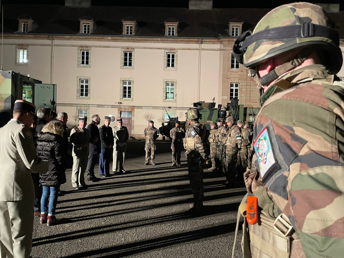 511eRTofficiel's tweet image. Cérémonie des vœux aux élus et représentants des grands corps de l’État, précédée d’une démonstration de capacités de la #LOGOPS au cœur des Cazernes. Le 511 au cœur de son terroir, pour une nouvelle année très opérationnelle ! @comlogterre1 @bordatbenoit @JFCoiquil