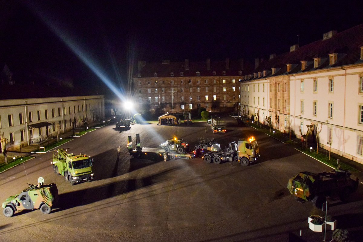 511eRTofficiel's tweet image. Cérémonie des vœux aux élus et représentants des grands corps de l’État, précédée d’une démonstration de capacités de la #LOGOPS au cœur des Cazernes. Le 511 au cœur de son terroir, pour une nouvelle année très opérationnelle ! @comlogterre1 @bordatbenoit @JFCoiquil